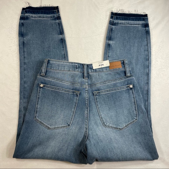 NWT Judy Blue Therma Denim Boyfriend Fit High Waist Medium Wash Jeans Size 0 - Picture 9 of 16